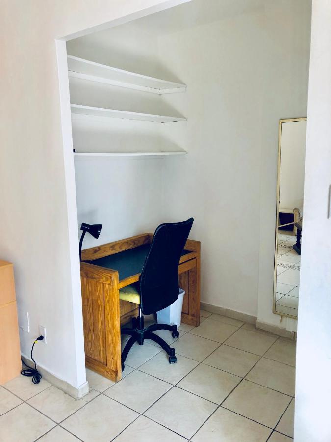 Apartment Stylish Apartment: Comfortable In The Golden Square Mile