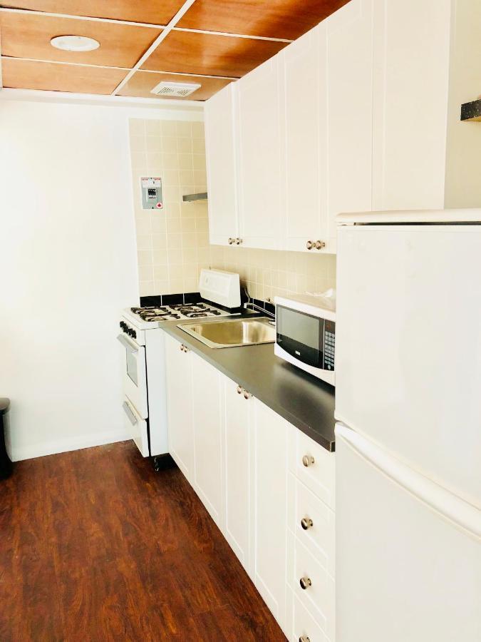 Stylish Apartment: Comfortable In The Golden Square Mile