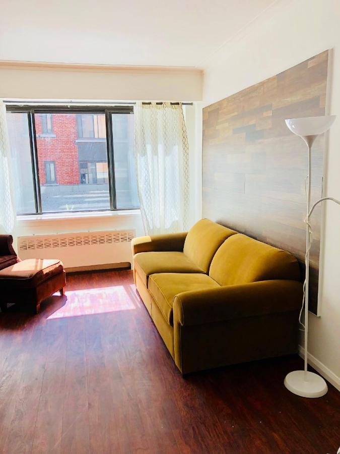Stylish Apartment: Comfortable In The Golden Square Mile Montreal