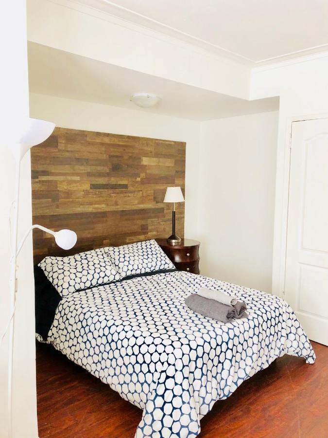 Stylish Apartment: Comfortable In The Golden Square Mile Apartment