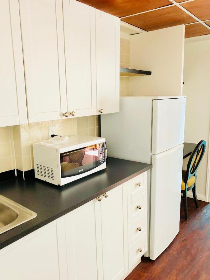 Stylish Apartment: Comfortable In The Golden Square Mile Apartment *