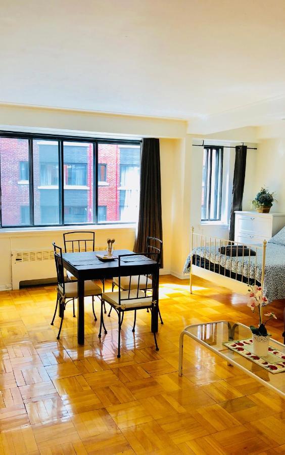 Apartment Stylish Apartment: Comfortable In The Golden Square Mile Montreal