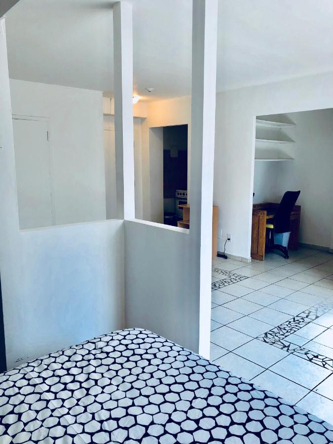 Stylish Apartment: Comfortable In The Golden Square Mile Apartment Montreal