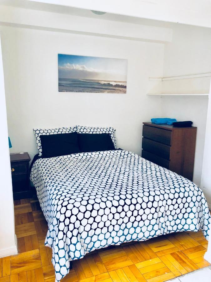 Stylish Apartment: Comfortable In The Golden Square Mile * Montreal