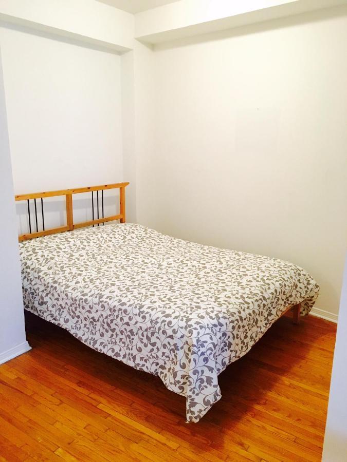 Stylish Apartment: Comfortable In The Golden Square Mile * Montreal