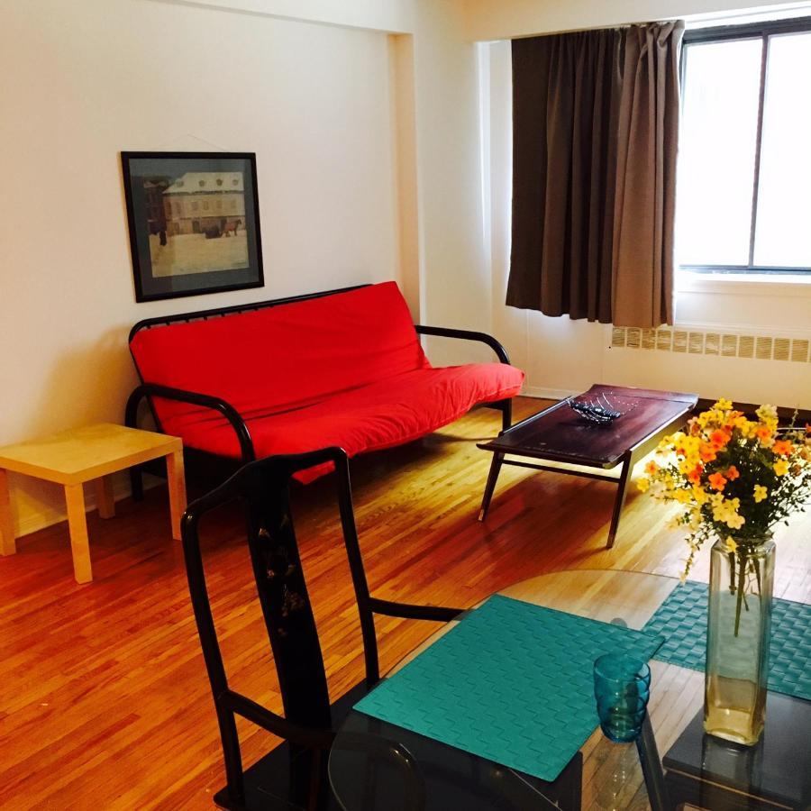 Apartment Stylish Apartment: Comfortable In The Golden Square Mile *