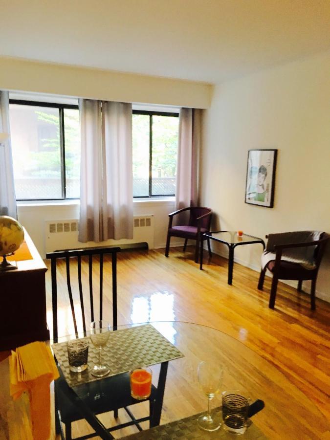 Stylish Apartment: Comfortable In The Golden Square Mile *