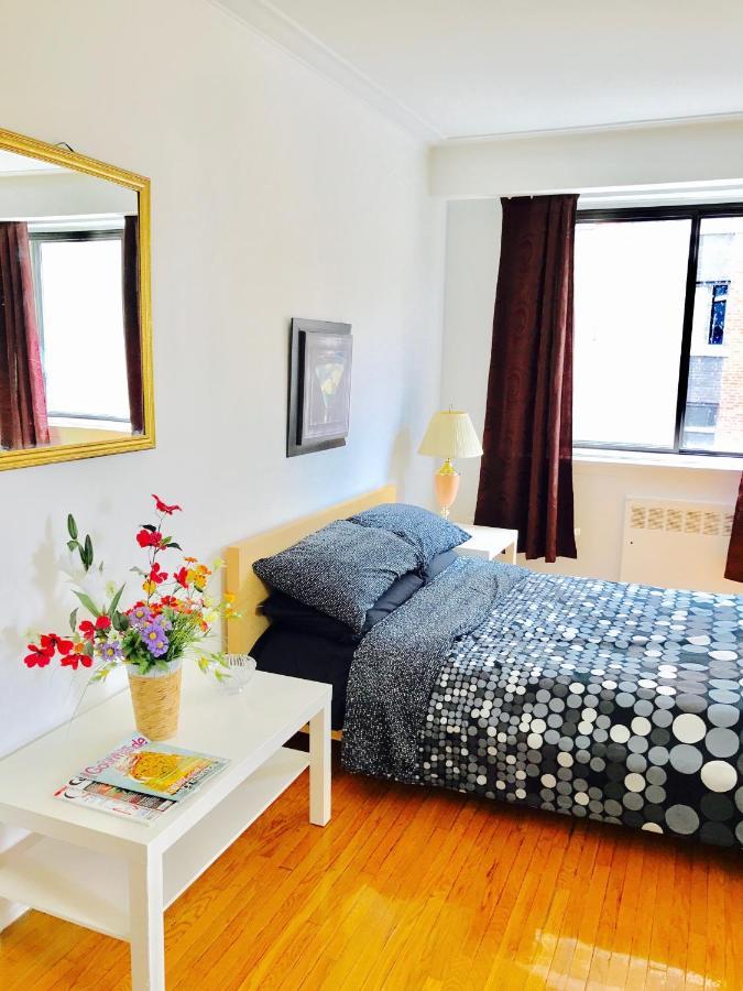 Stylish Apartment: Comfortable In The Golden Square Mile Apartment Montreal