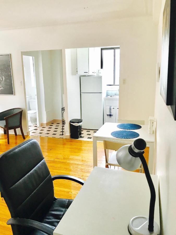 Apartment Stylish Apartment: Comfortable In The Golden Square Mile Montreal