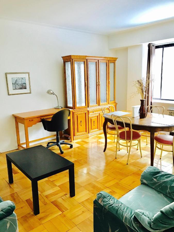 Stylish Apartment: Comfortable In The Golden Square Mile * Montreal