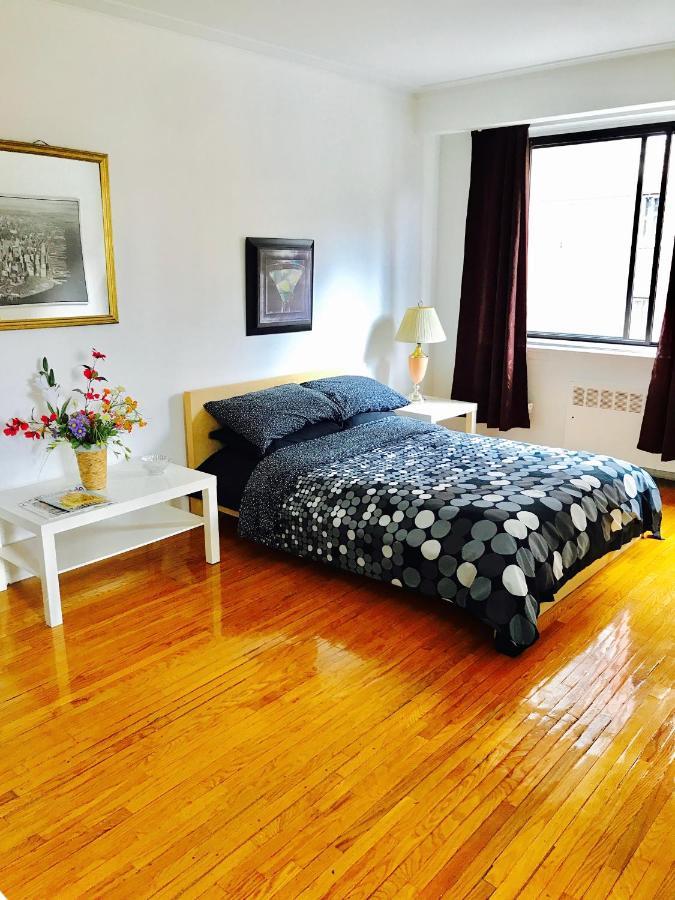Stylish Apartment: Comfortable In The Golden Square Mile * Montreal