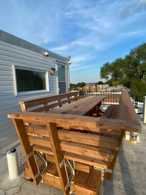 3,5 Style Contemporain Pres De Tous Les Services Et Transport En Commun Apartment