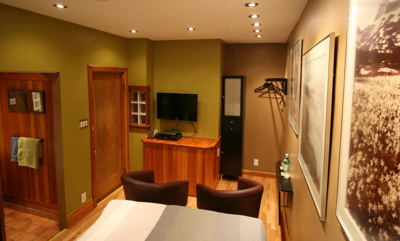 A La Carte Bed & Breakfast Montreal