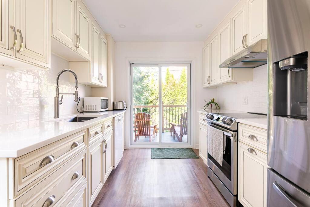 Bright Riverfront 3-bedroom * Montreal