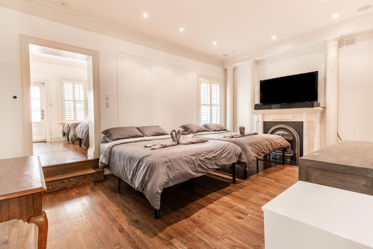 Superb City Center Penthouse On Two Floors-c Montreal