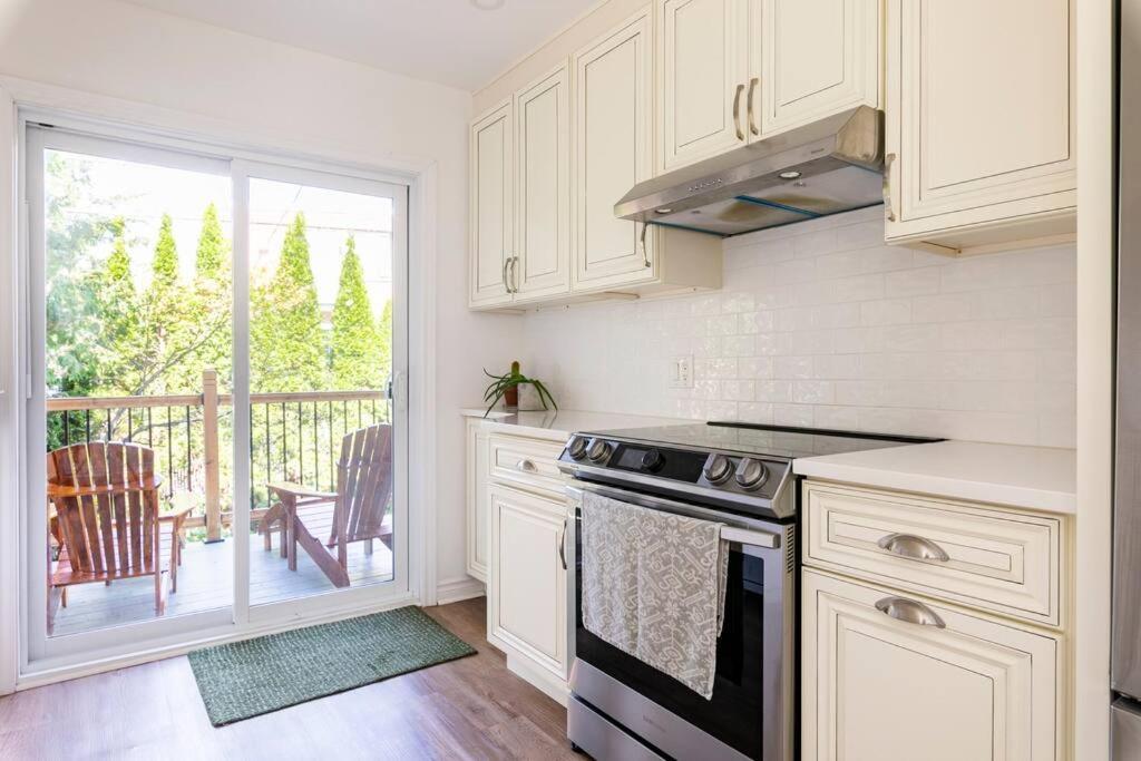 Bright Riverfront 3-bedroom *