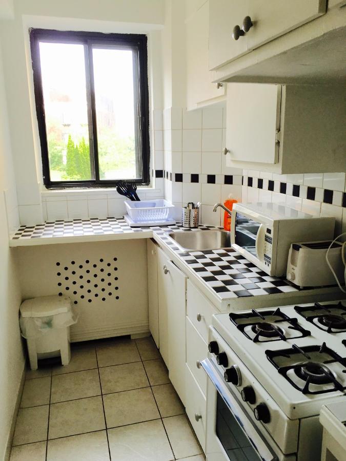 Stylish Apartment: Comfortable In The Golden Square Mile *