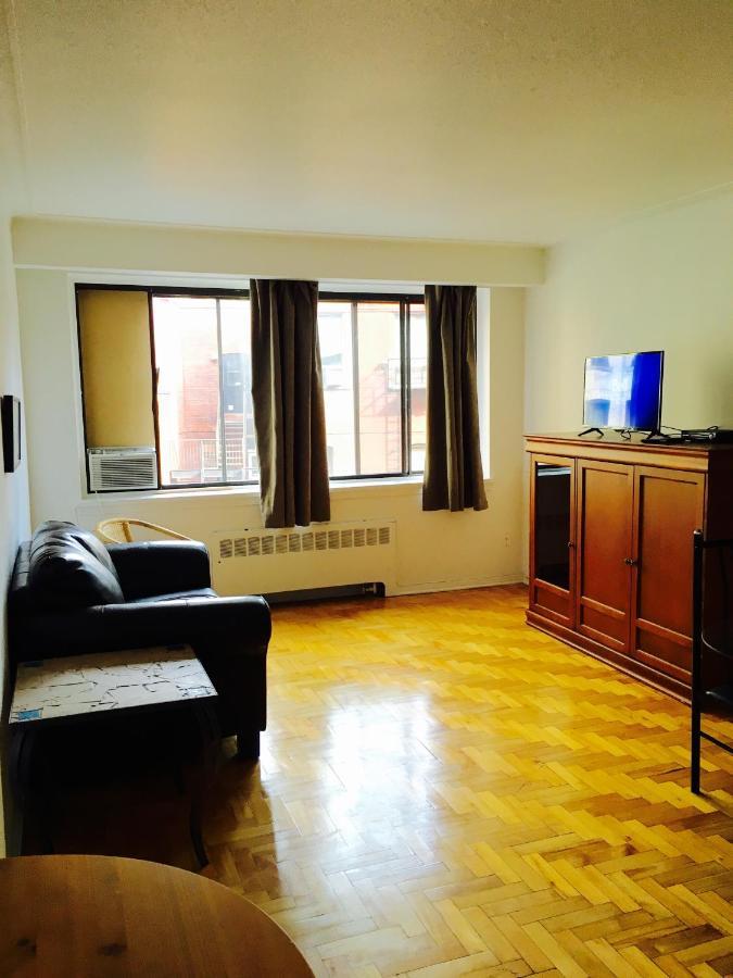 Apartment Stylish Apartment: Comfortable In The Golden Square Mile *