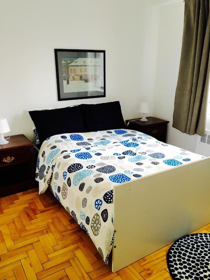 Stylish Apartment: Comfortable In The Golden Square Mile *