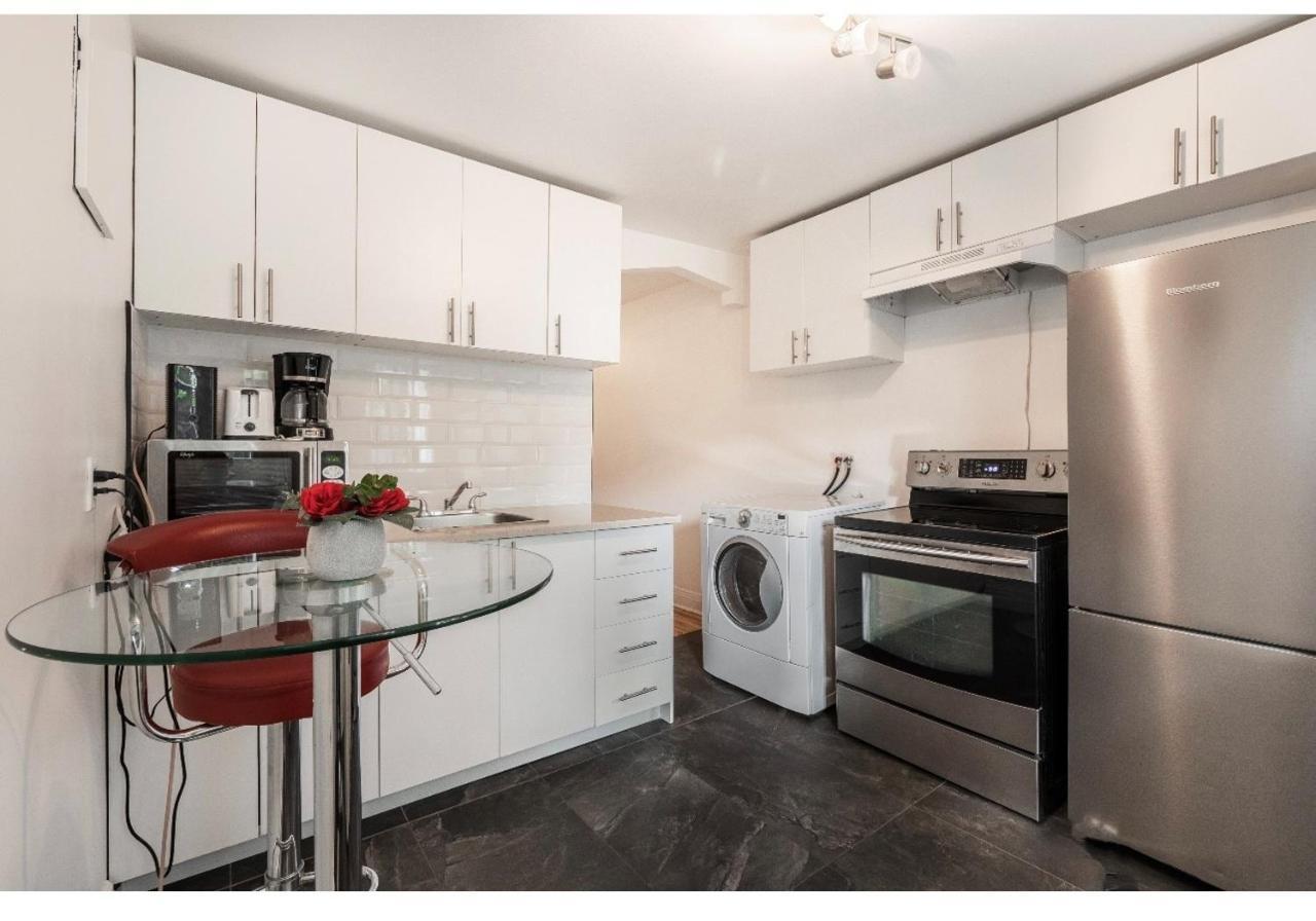 Apartment In Rosemont *