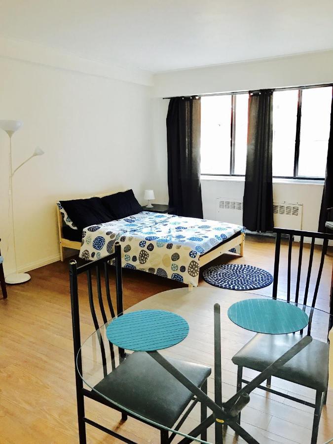 Apartment Stylish Apartment: Comfortable In The Golden Square Mile *