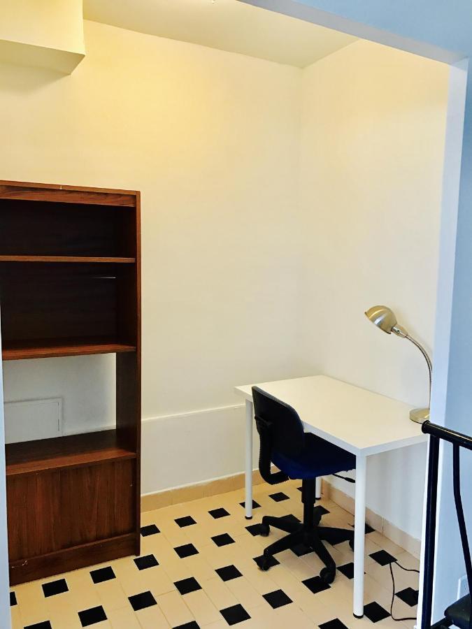 Apartment Stylish Apartment: Comfortable In The Golden Square Mile Montreal