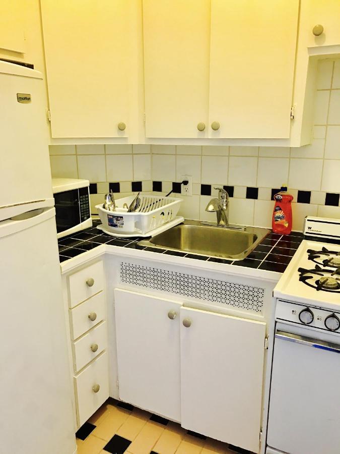 Apartment Stylish Apartment: Comfortable In The Golden Square Mile
