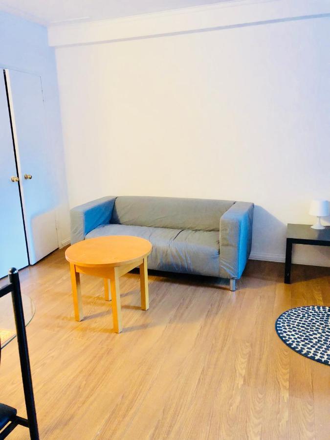 Stylish Apartment: Comfortable In The Golden Square Mile Apartment