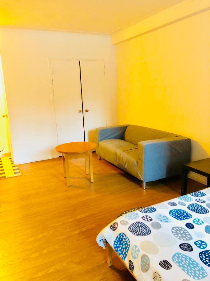 Stylish Apartment: Comfortable In The Golden Square Mile *