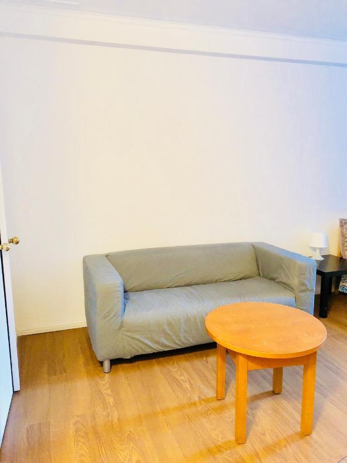 Stylish Apartment: Comfortable In The Golden Square Mile Apartment *
