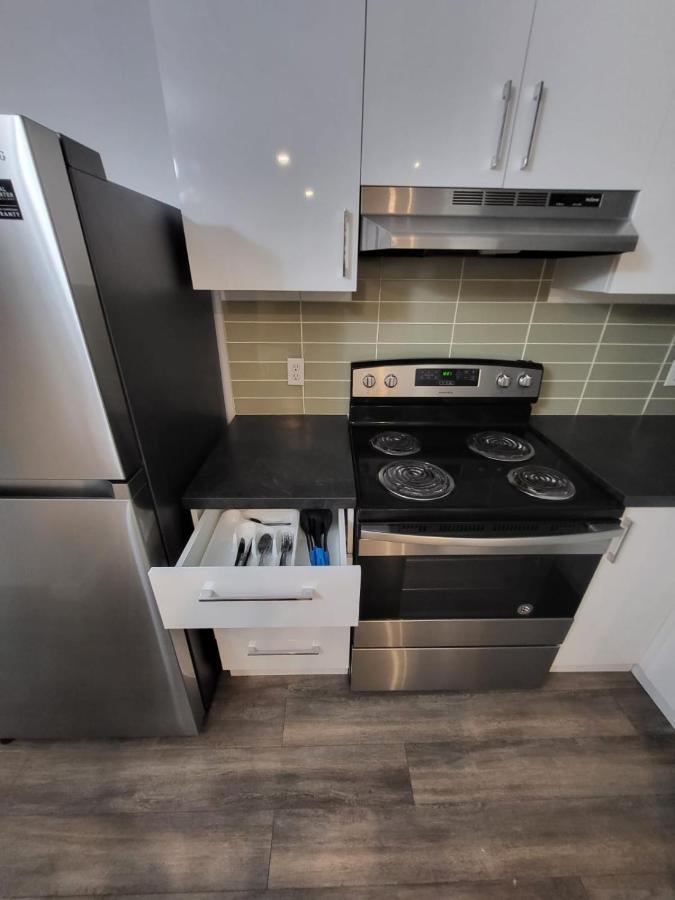 2 Bedrooms In A Heart Of Downtown *