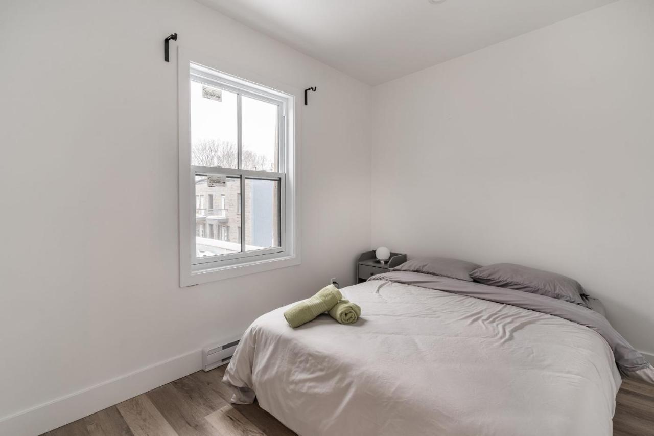 Spacious 2 Bedroom - 02 Apartment
