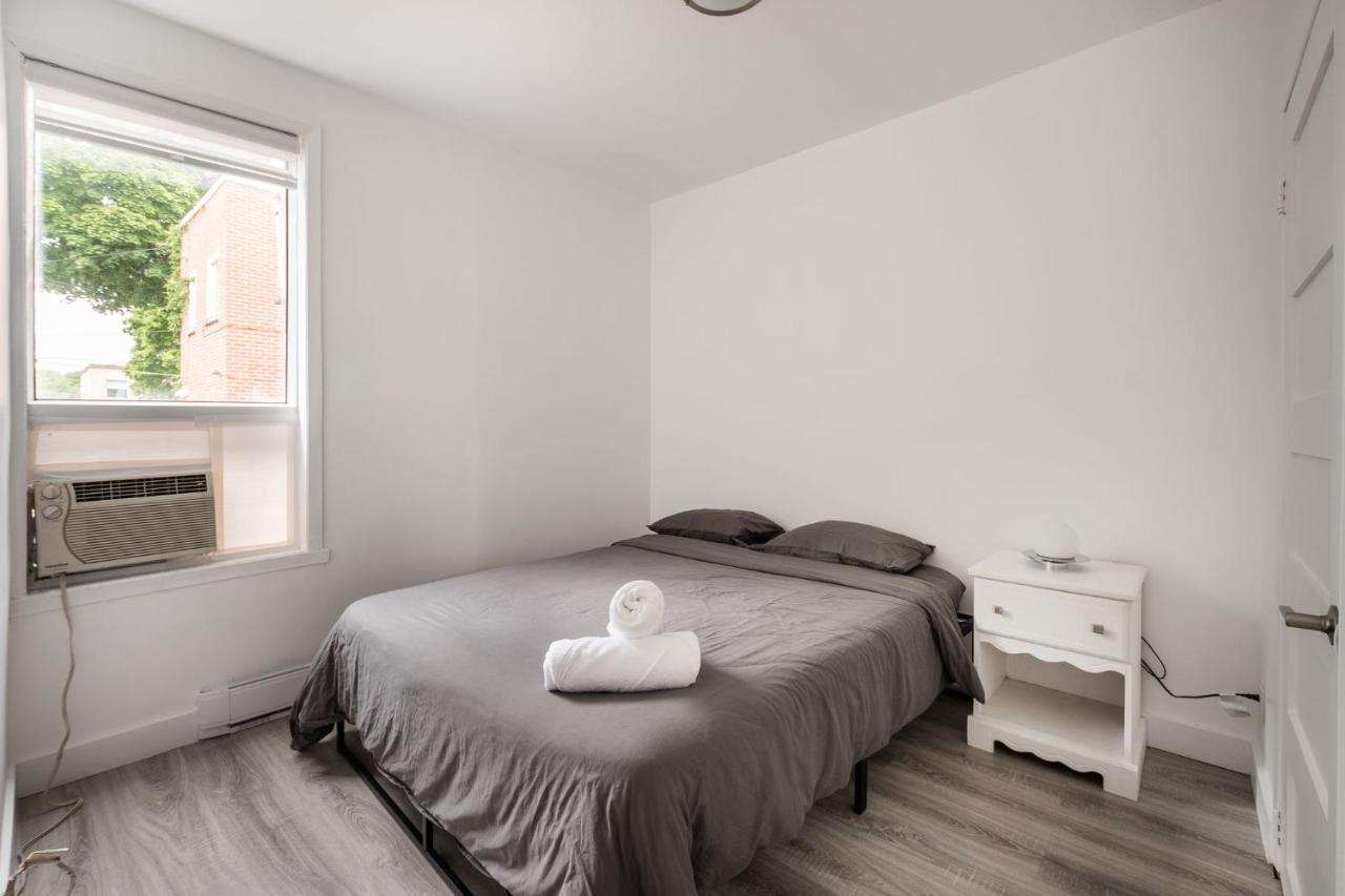 2 Bedroom - 1005 Apartment Montreal