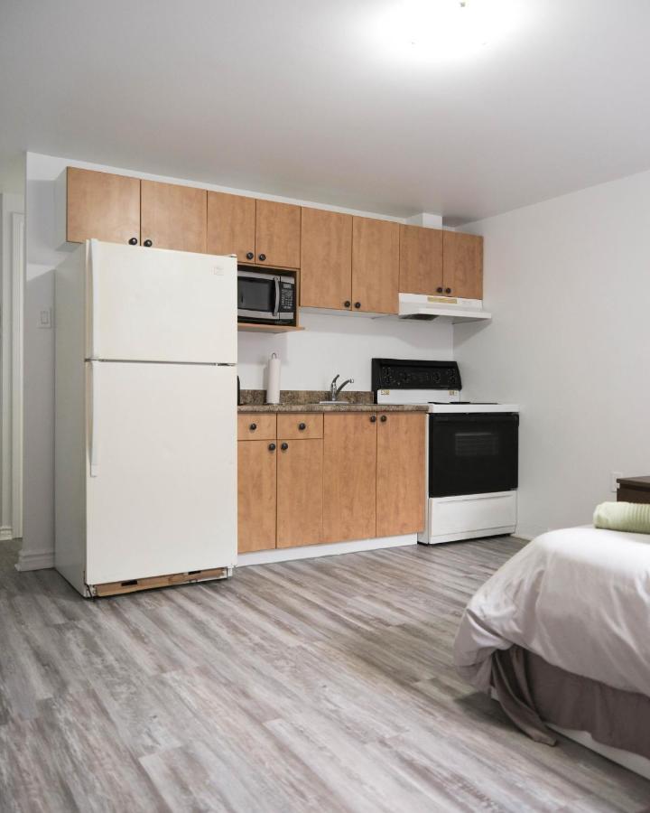 Not Usable - 242 3e * Montreal