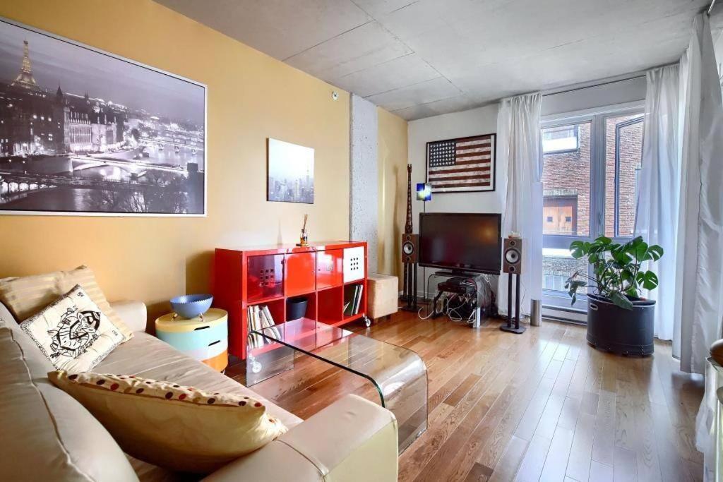 Apartment Grand Loft 1chambre Fermee Mile-end-petite Italie!