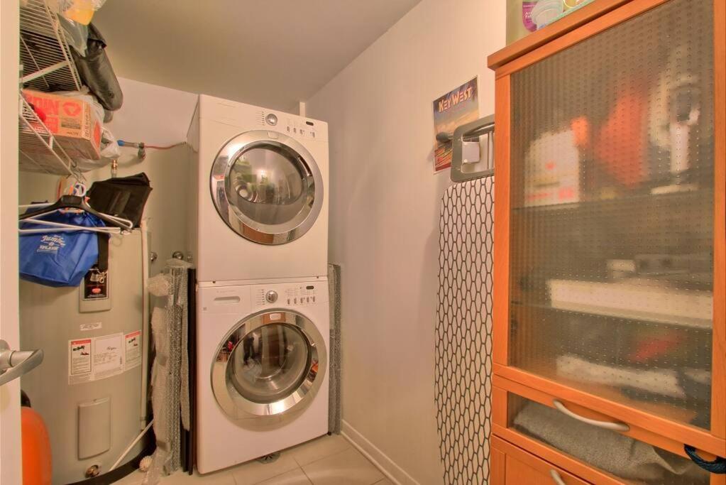Apartment Grand Loft 1chambre Fermee Mile-end-petite Italie! *