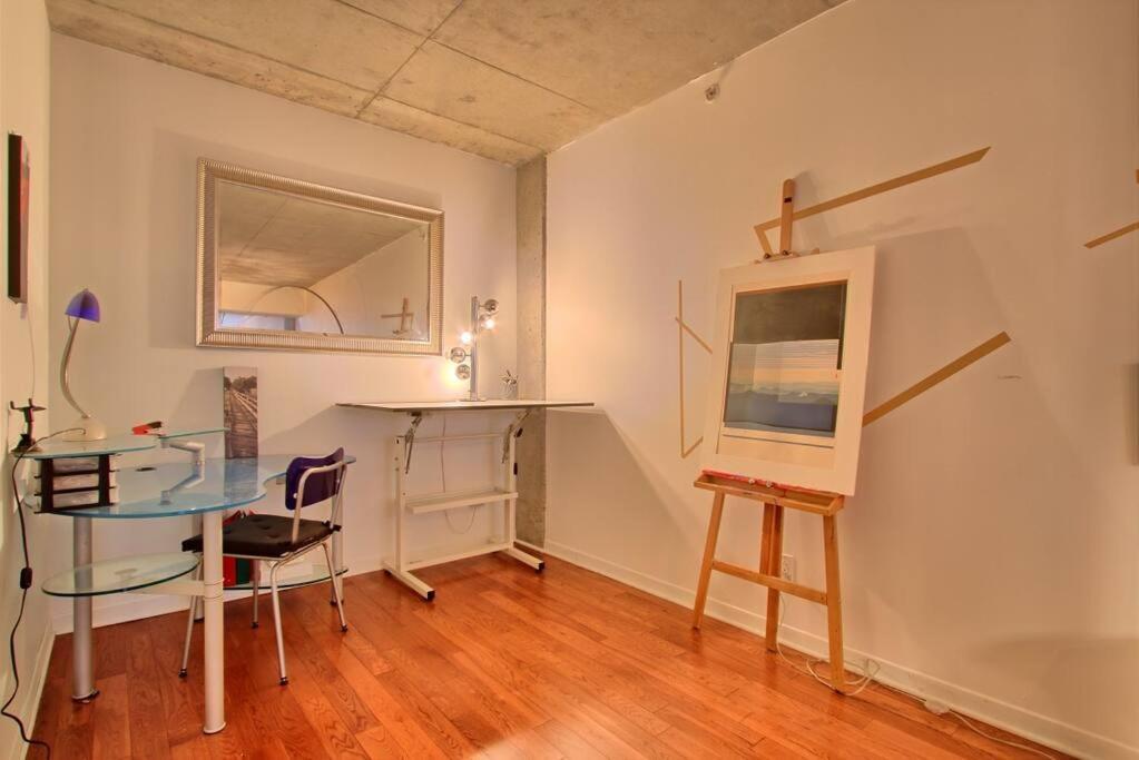 Grand Loft 1chambre Fermee Mile-end-petite Italie! Apartment Montreal