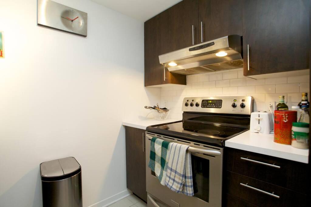 Grand Loft 1chambre Fermee Mile-end-petite Italie! Apartment