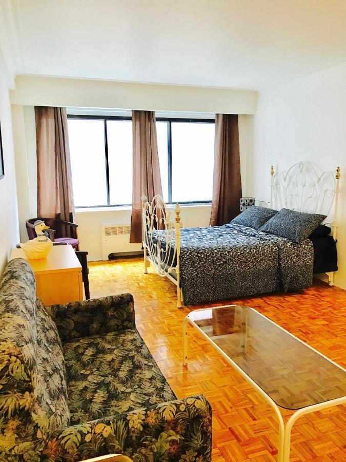 Apartment Stylish Apartment: Comfortable In The Golden Square Mile *