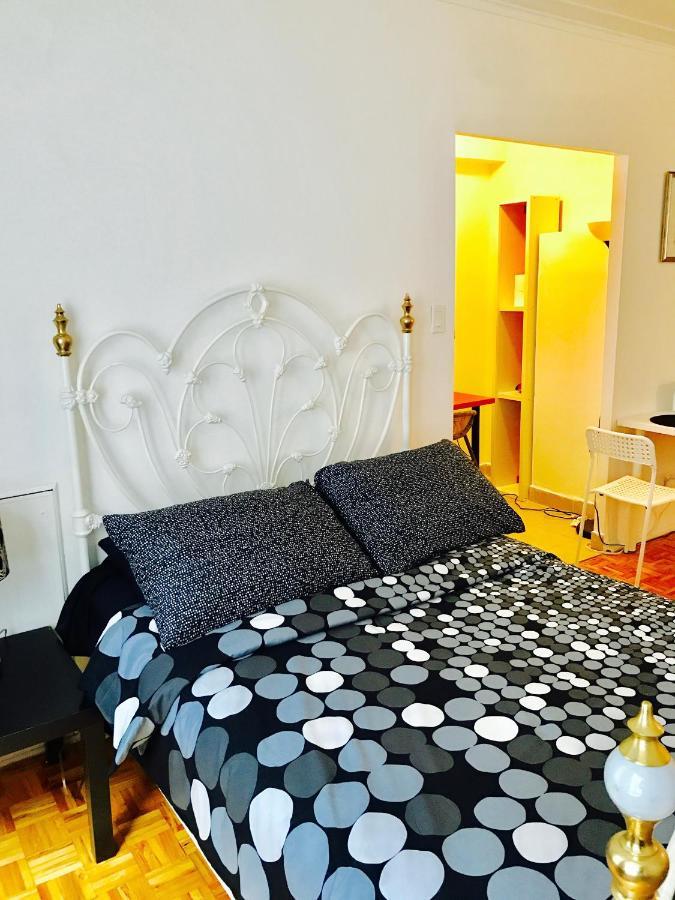 Stylish Apartment: Comfortable In The Golden Square Mile *