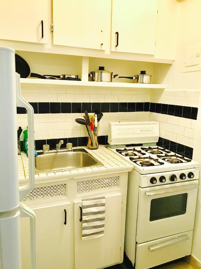 Stylish Apartment: Comfortable In The Golden Square Mile Apartment