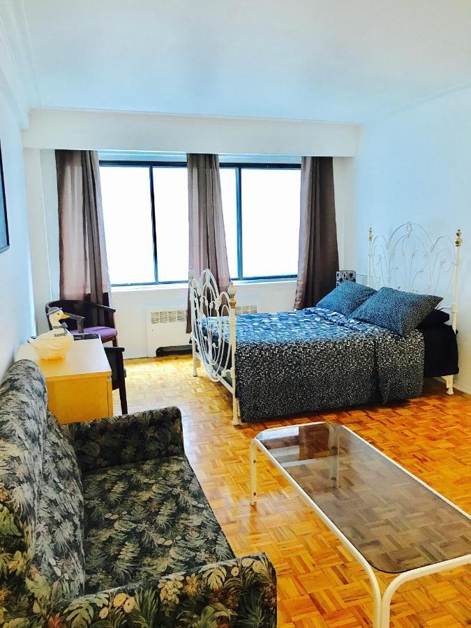 Stylish Apartment: Comfortable In The Golden Square Mile Apartment *