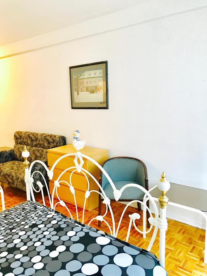 Apartment Stylish Apartment: Comfortable In The Golden Square Mile Montreal