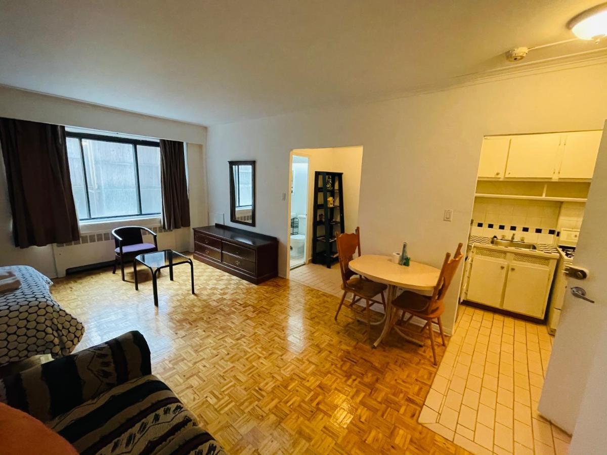 Stylish Apartment: Comfortable In The Golden Square Mile Apartment Montreal