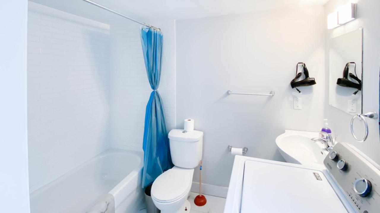 Apartment Lovely 1-br W Sofa Bed In The Heart Of Ndg Montreal