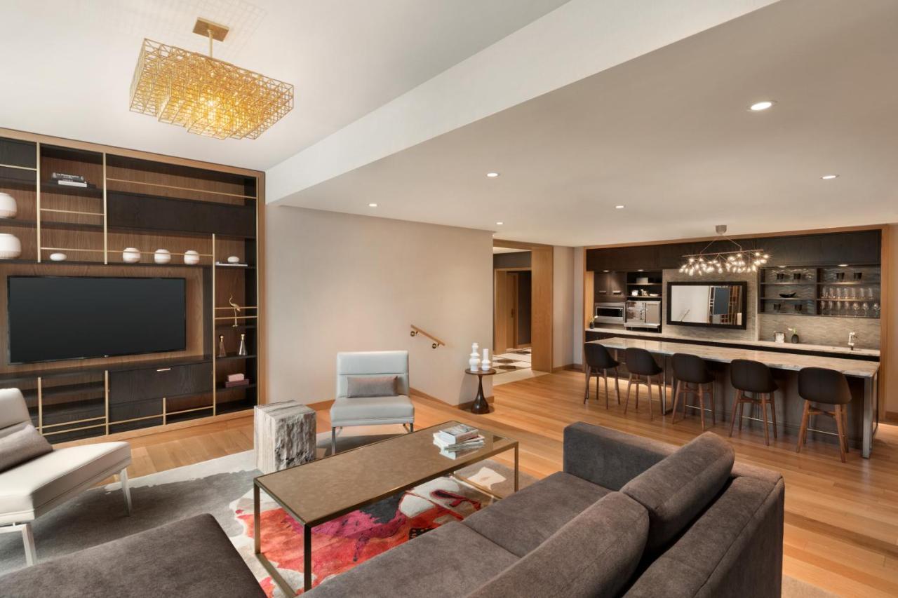 Fairmont The Queen Elizabeth Hotel Montreal