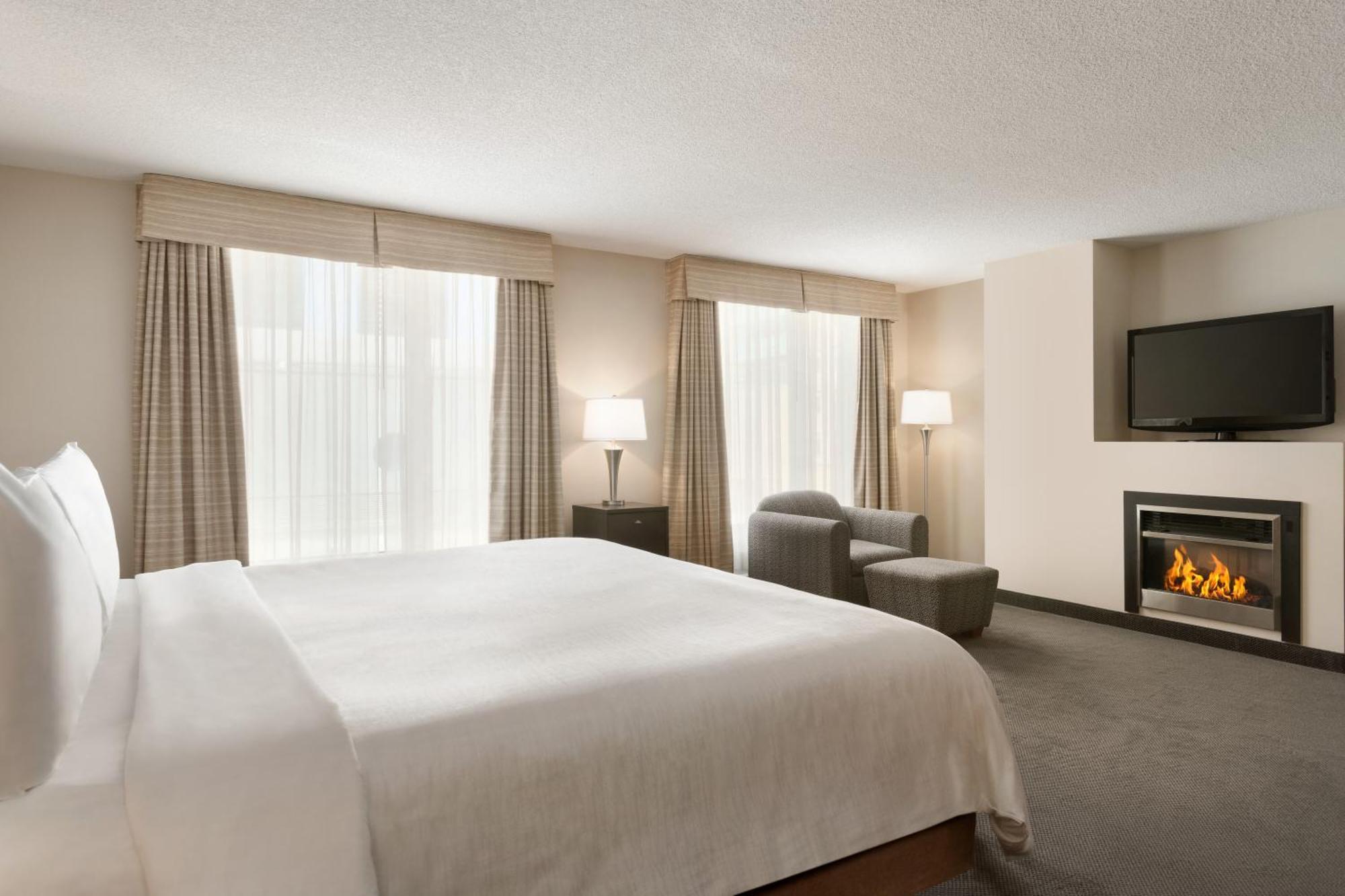 Hotel Embassy By Hilton - Montreal