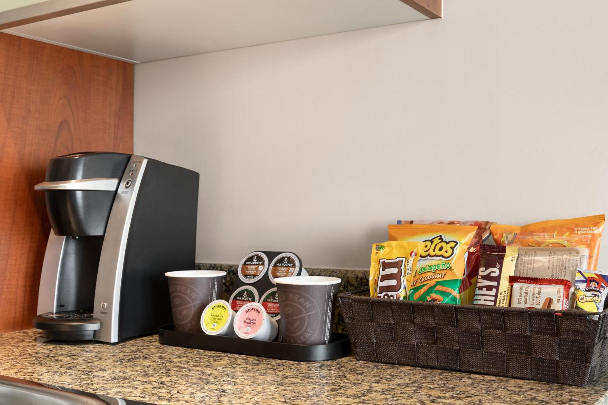 Embassy By Hilton - 4* Montreal