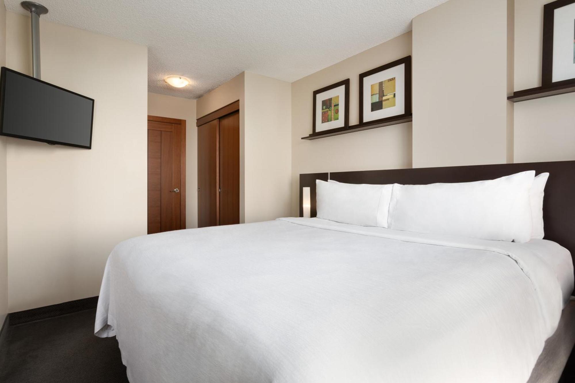 Hotel Embassy By Hilton -