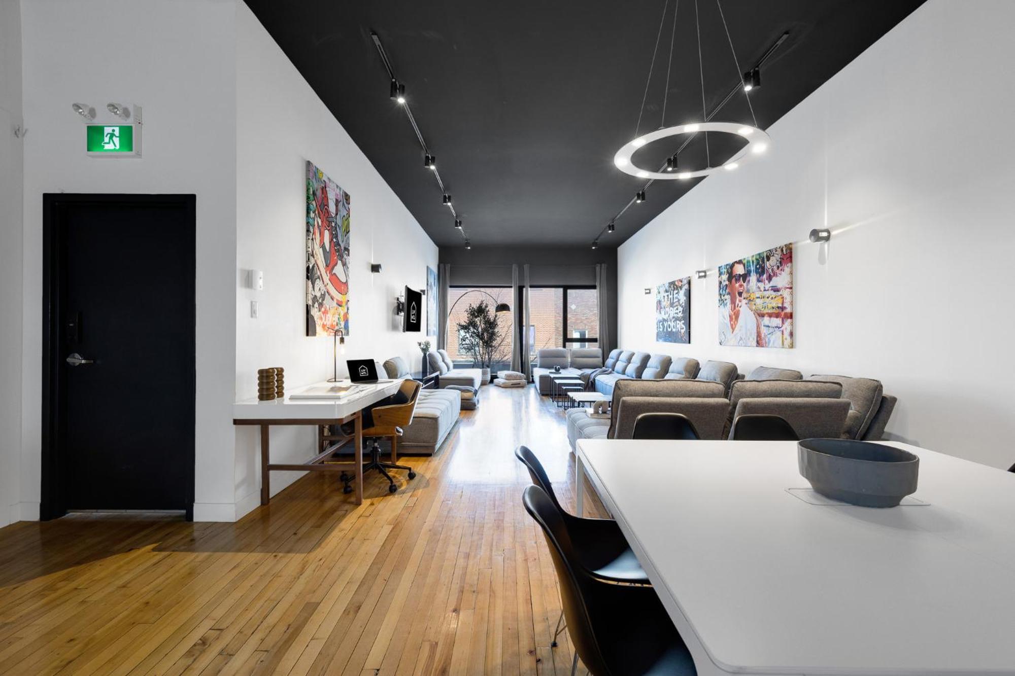 Liv Mtl Plaza Aparthotel 3*